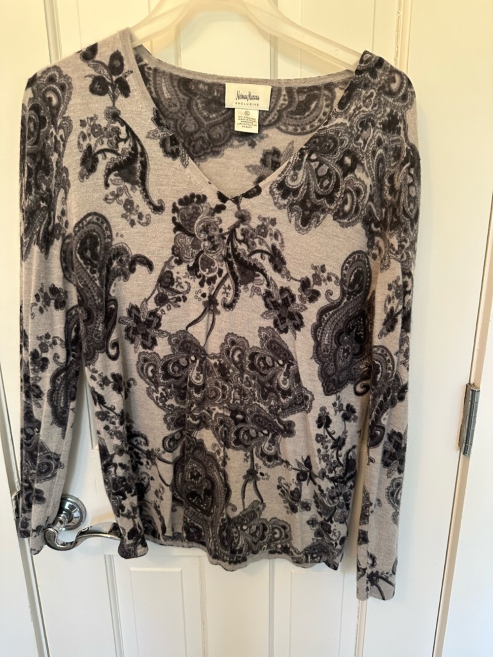 Neiman Marcus Exclusive 100% Cashmere Paisley Ling Sleeved Sweater